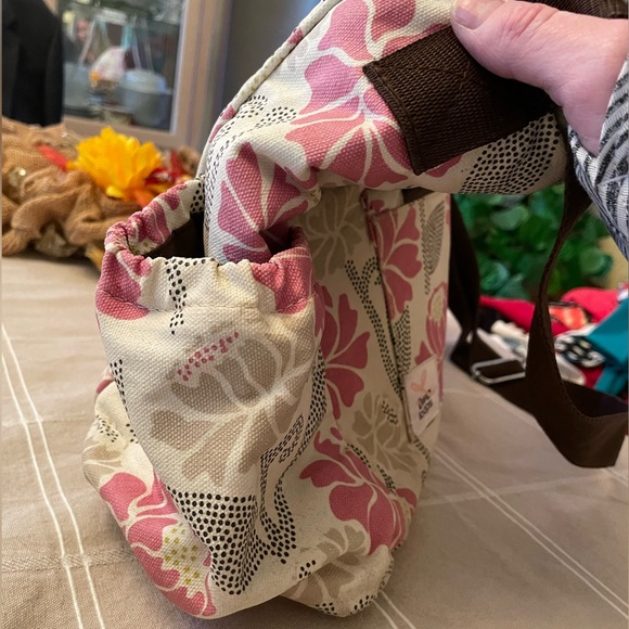 Two Loops Diaper Bag in a Pink Floral Pattern. - Picture 4 of 12